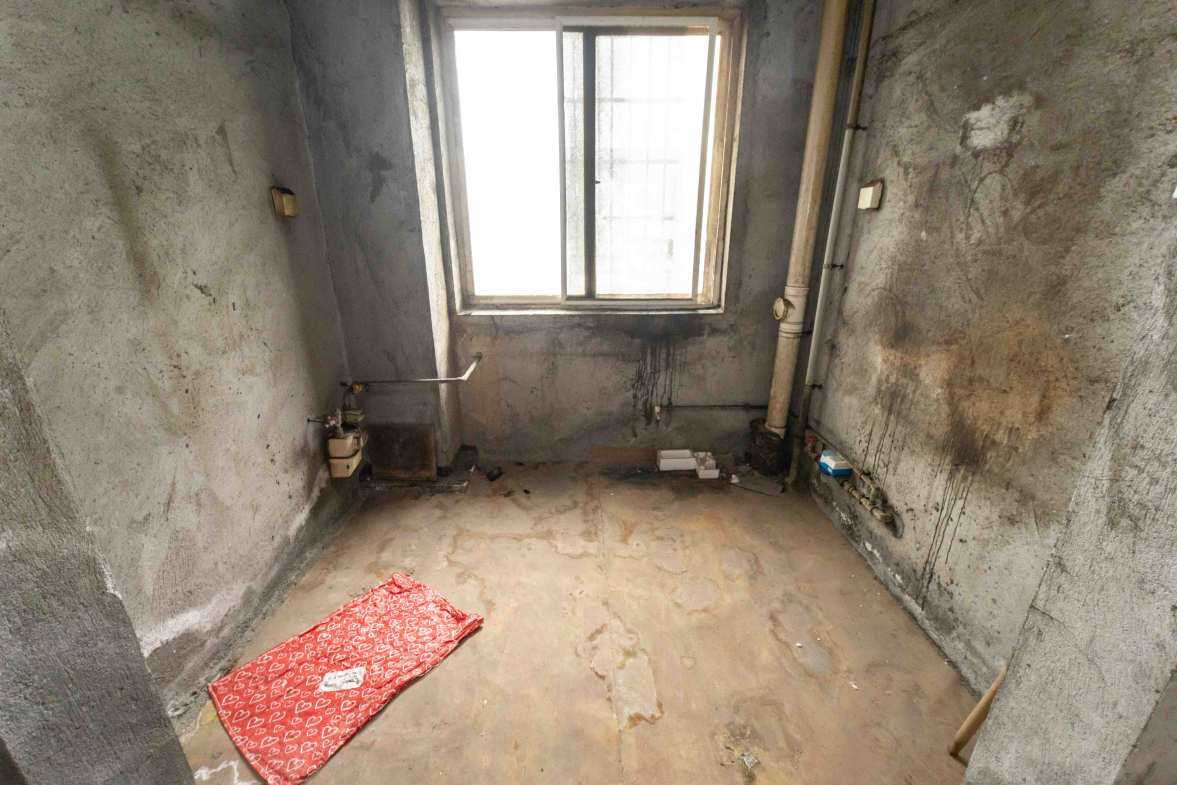 长建建材市场  3室2厅2卫   73.00万厨房