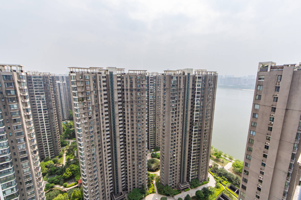 湘江世纪城融江苑  2室2厅1卫   70.00万阳台