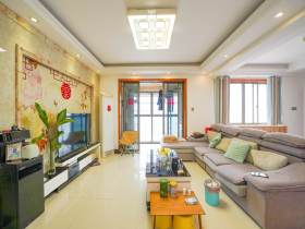 幸福庄园  3室2厅2卫    82.0万