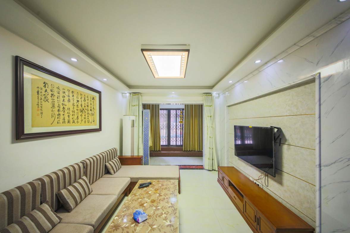 克拉美丽山庄（晟领国际）  3室2厅2卫   108.80万客厅