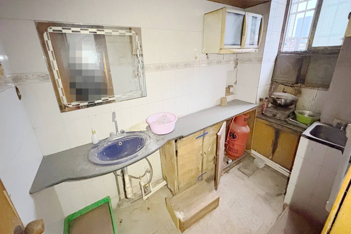 湖南省茶叶公司宿舍（朝阳巷）  3室2厅1卫   45.00万厨房