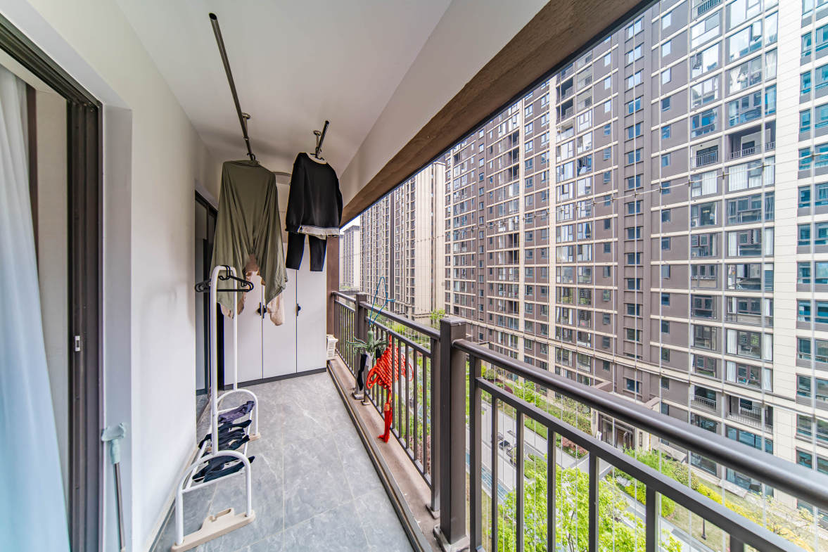 建发电建江山悦  4室2厅2卫   166.00万阳台