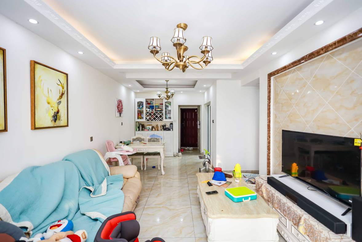 奥克斯缔壹城  3室1厅1卫    85.0万客厅