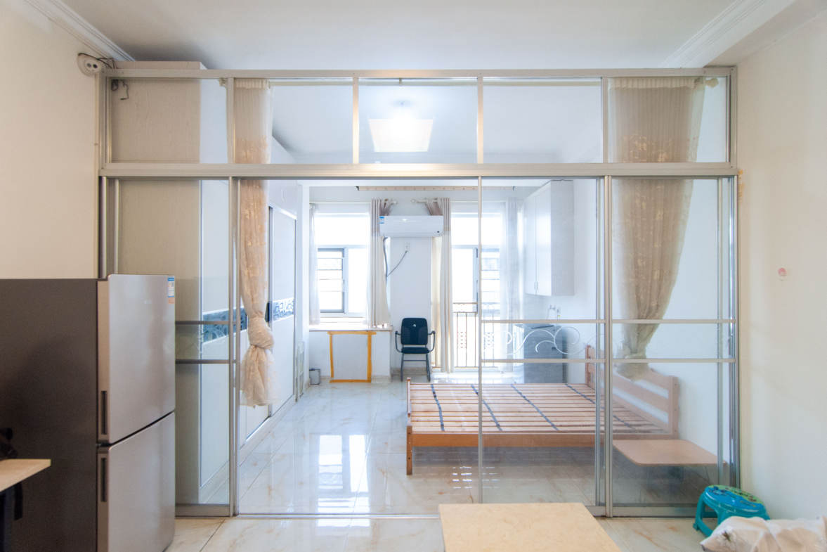 公园道  1室1厅1卫    36.0万室内图1