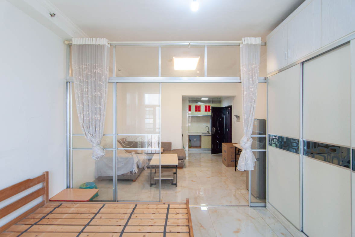 公园道  1室1厅1卫    36.0万其他