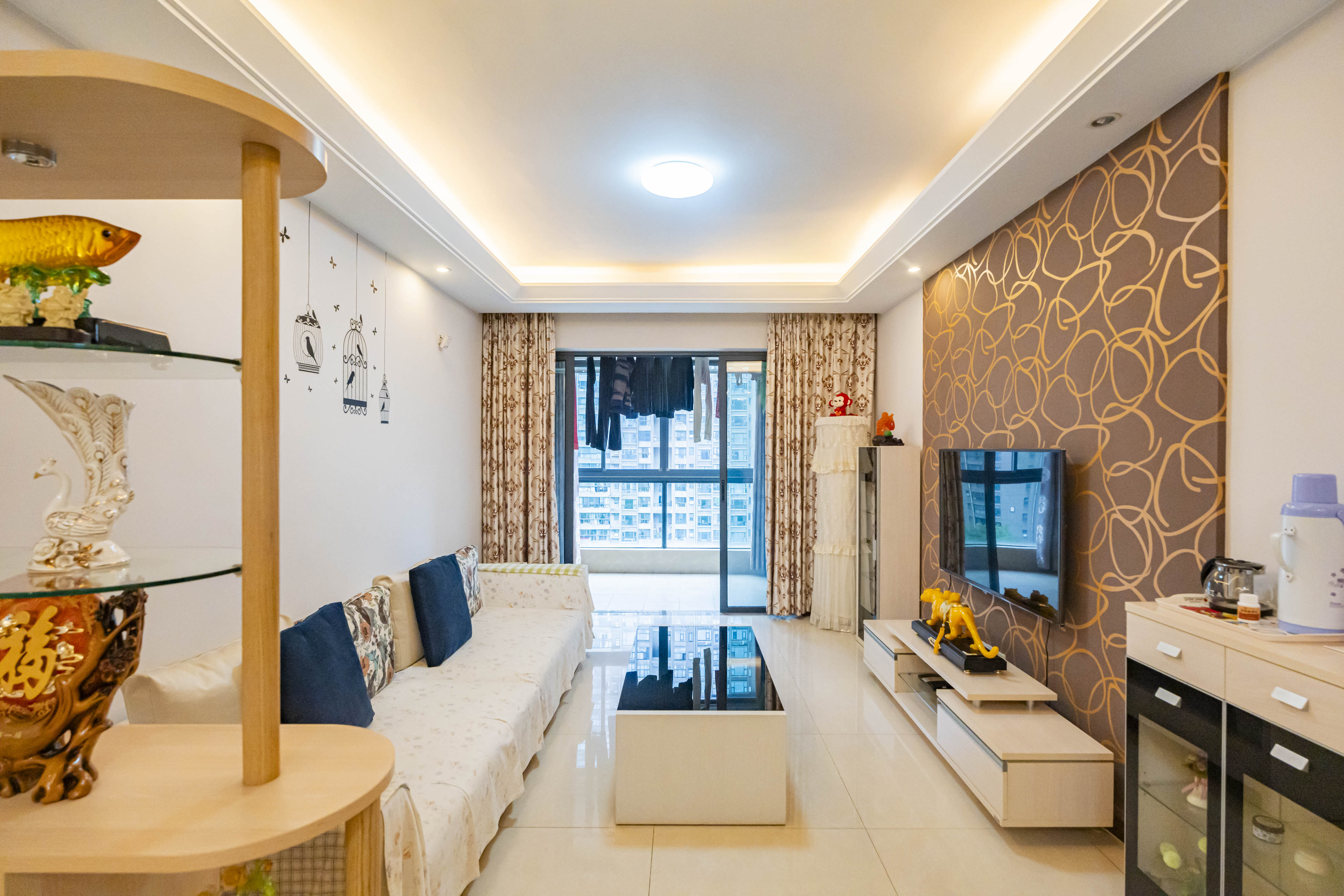 藏珑湖上国际花园  3室2厅2卫    95.0万