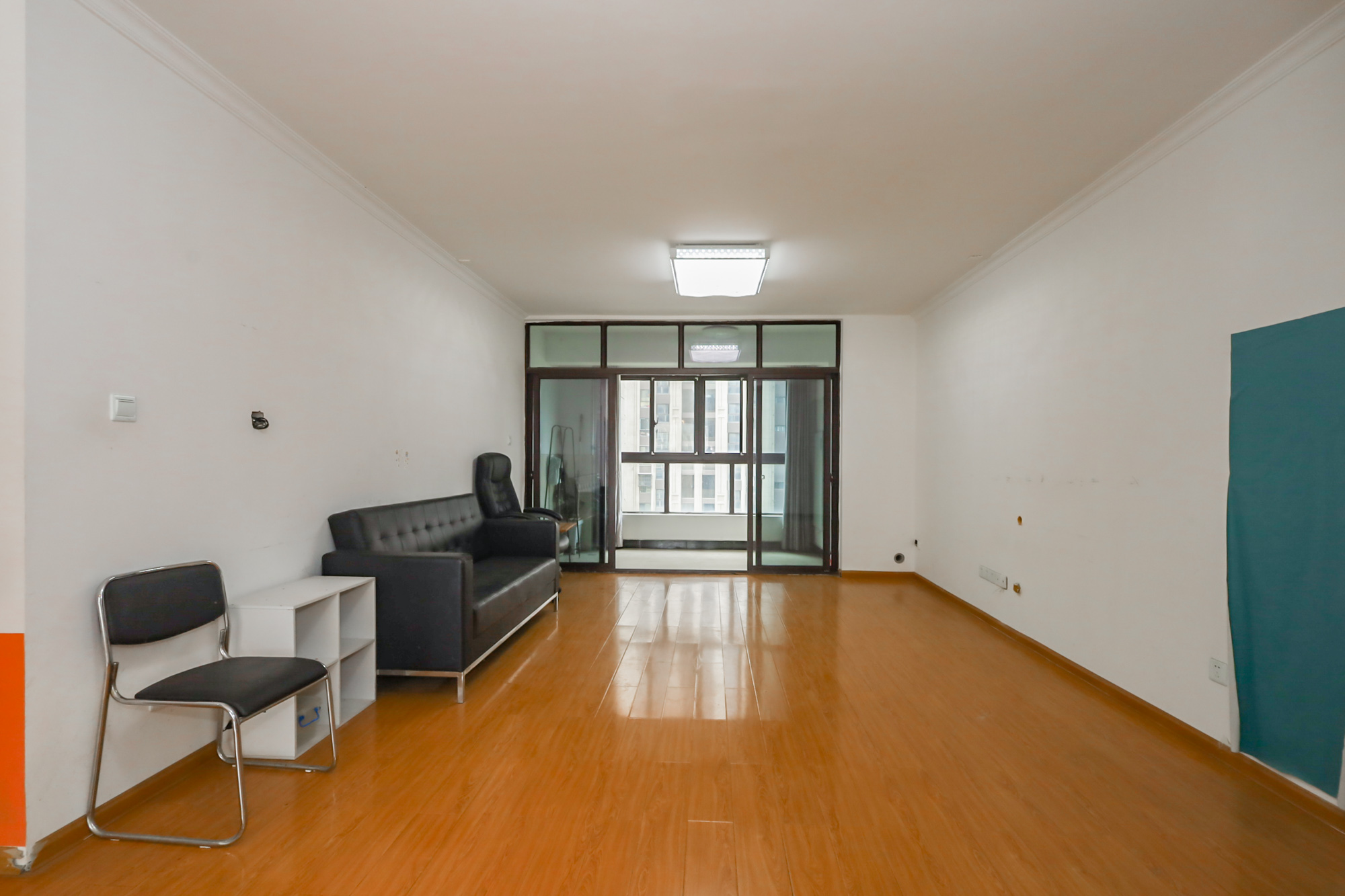 绿地中央广场  3室2厅1卫   158.00万