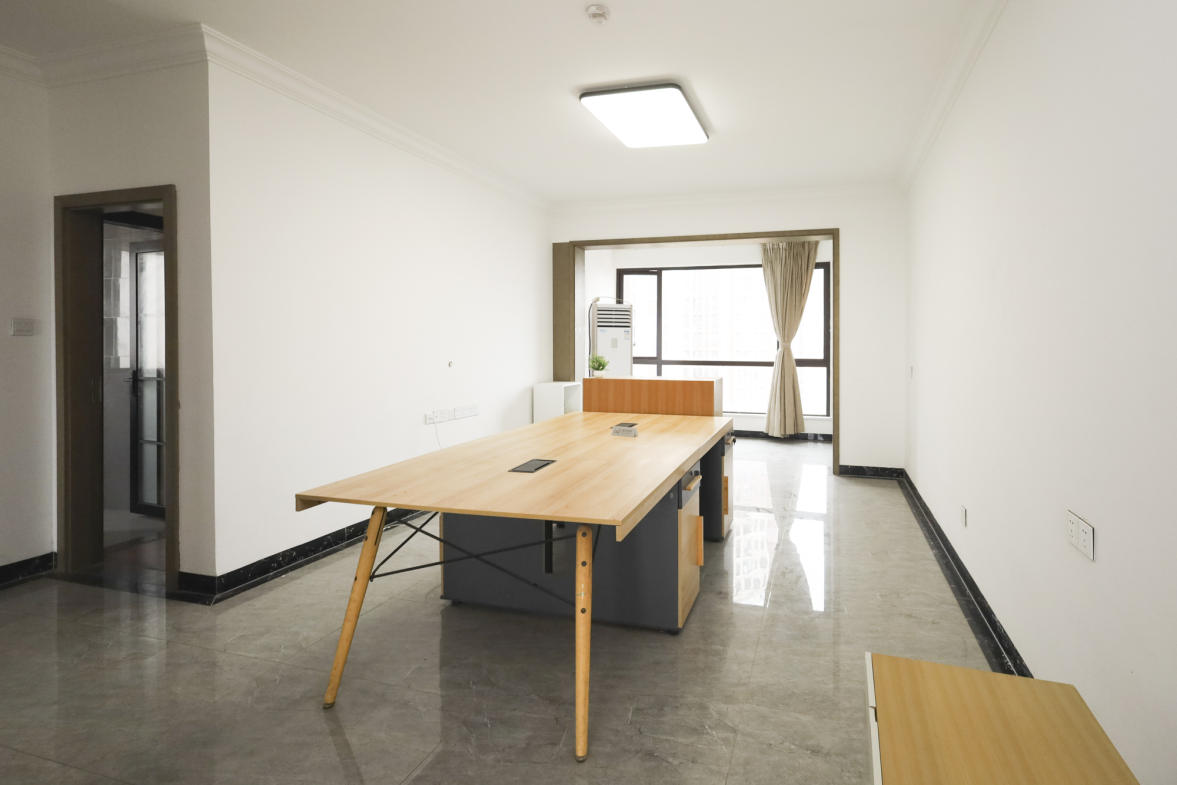 绿地海外滩一期  3室2厅2卫    85.0万室内图1