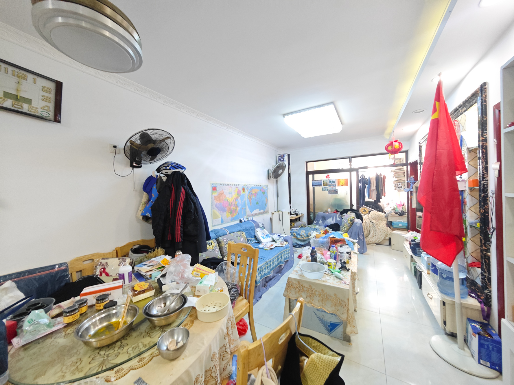 欧莱雅郡  2室2厅1卫   60.00万客厅