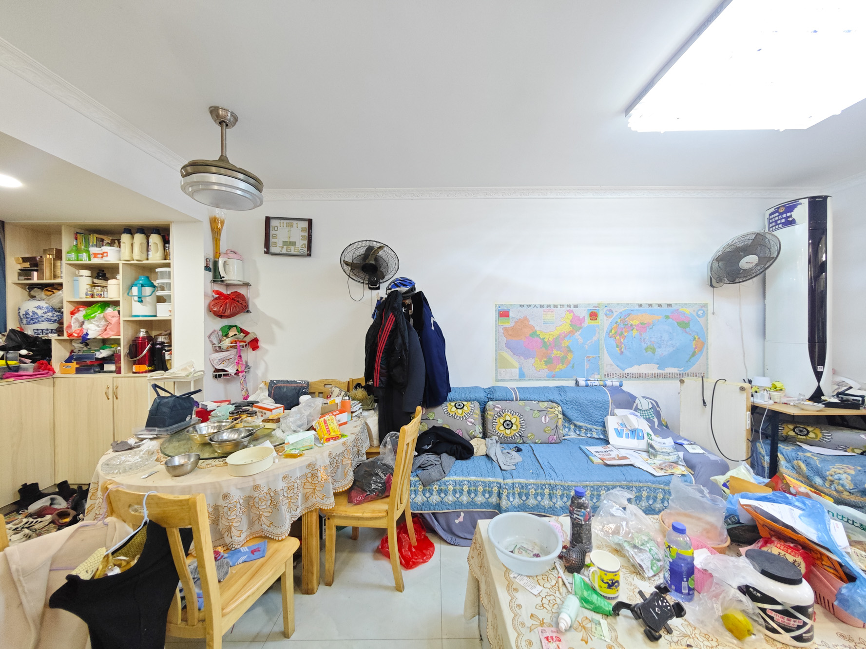 欧莱雅郡  2室2厅1卫   60.00万客厅