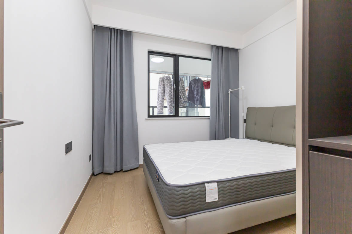 金富湘江悦城  4室2厅2卫    159.8万卧室