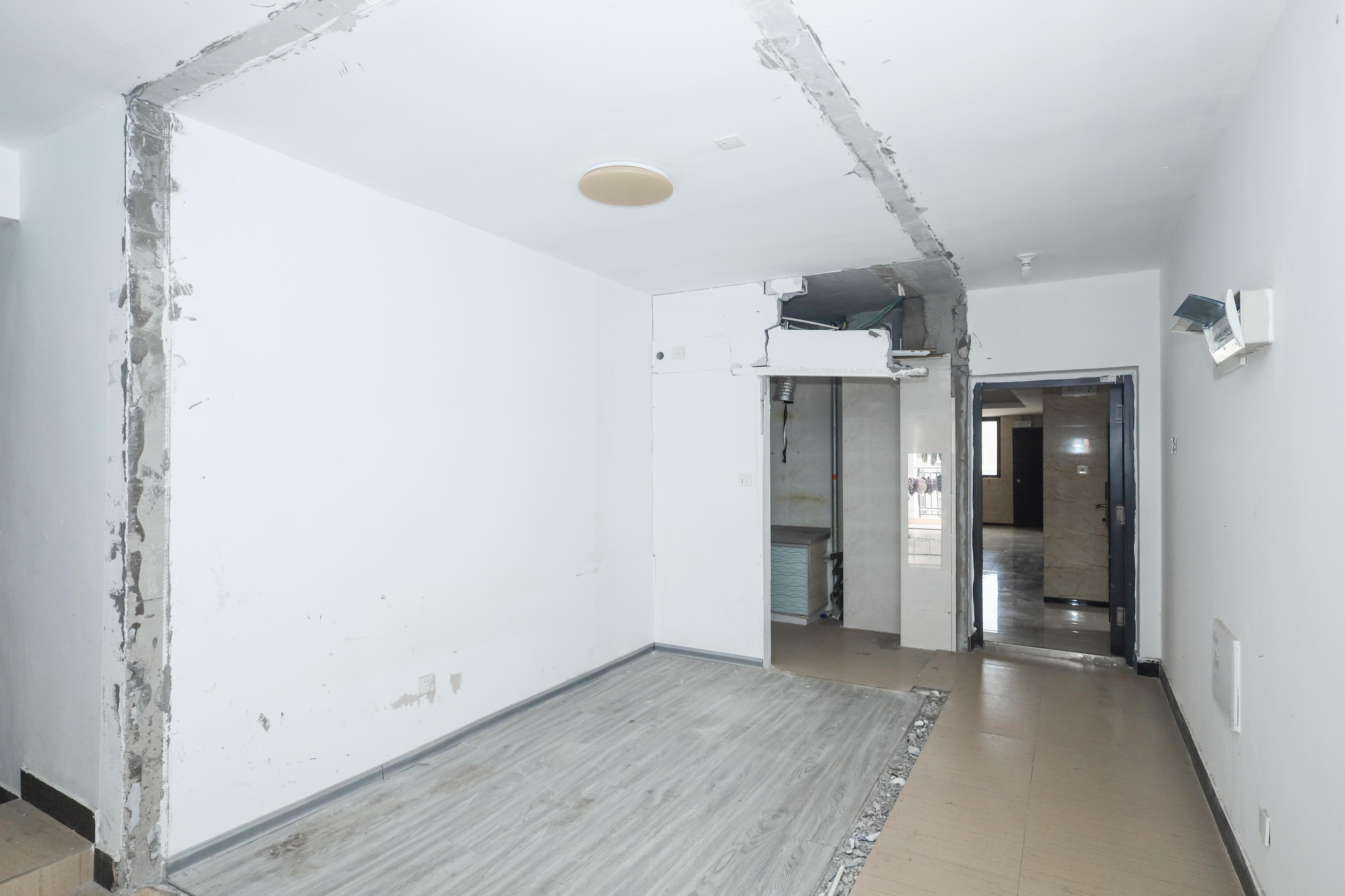 中国铁建梅溪青秀三期  4室2厅2卫   168.00万客厅