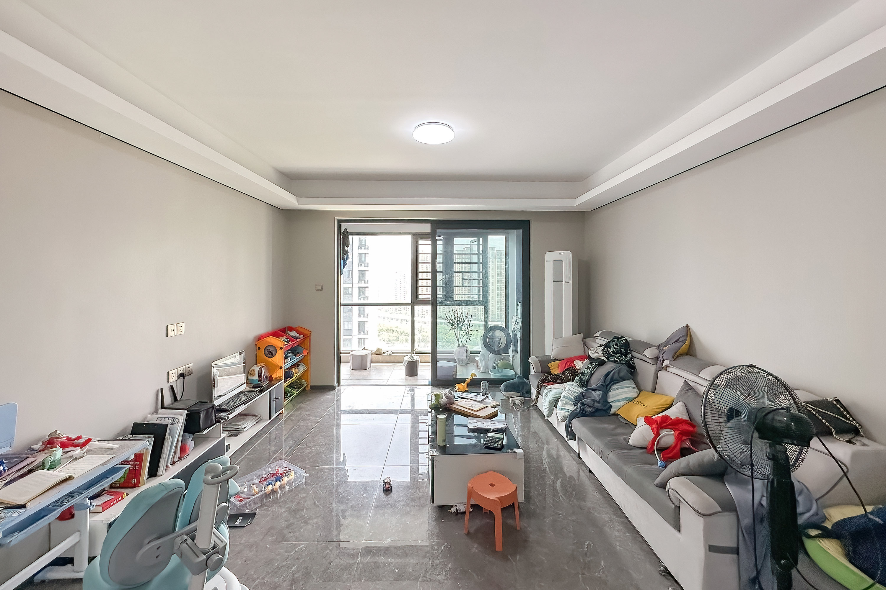 中海阅麓山一期  4室2厅2卫    225.0万