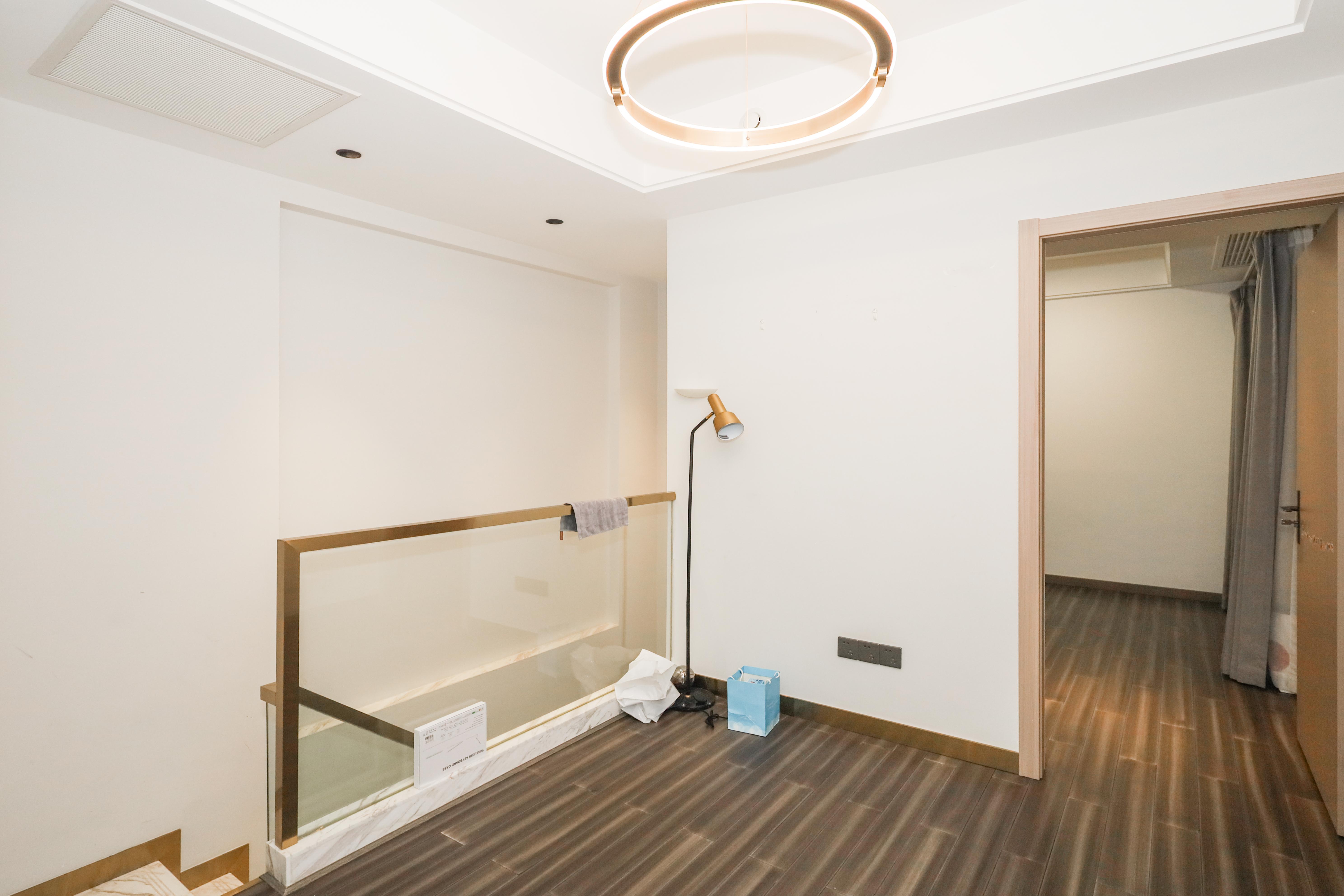 建发央著  4室2厅2卫   223.00万其他