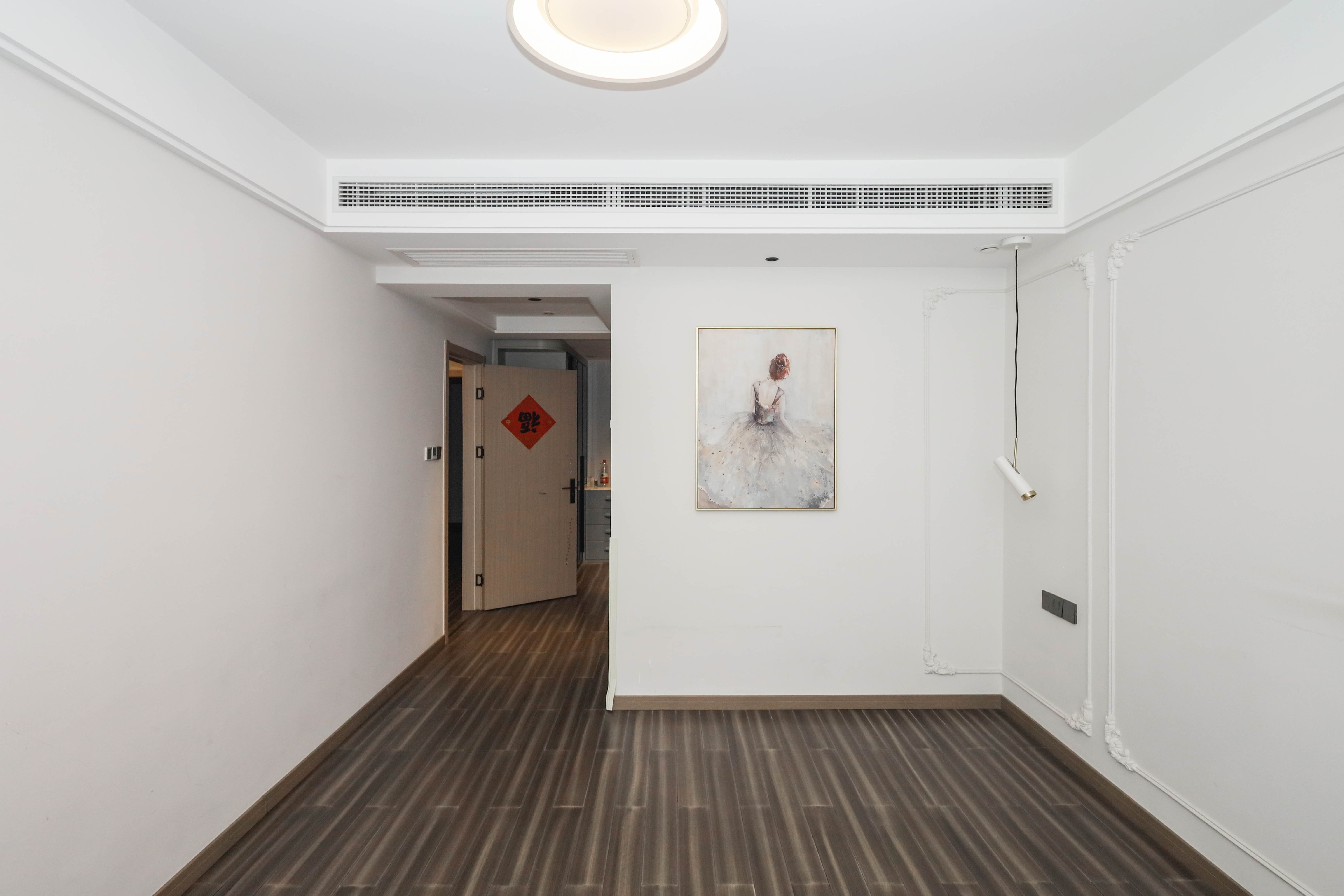 建发央著  4室2厅2卫   223.00万卧室