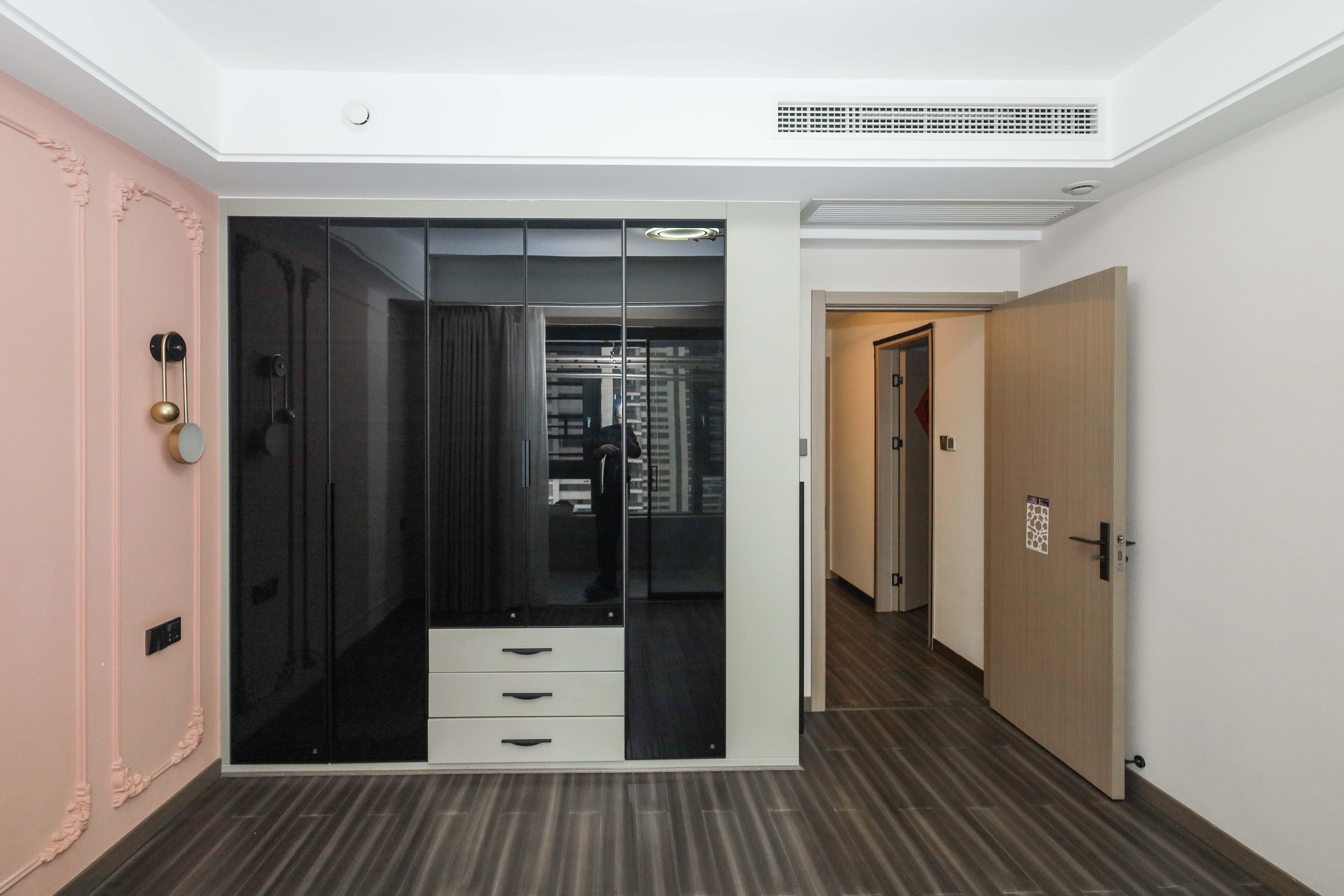 建发央著  4室2厅2卫   223.00万其他