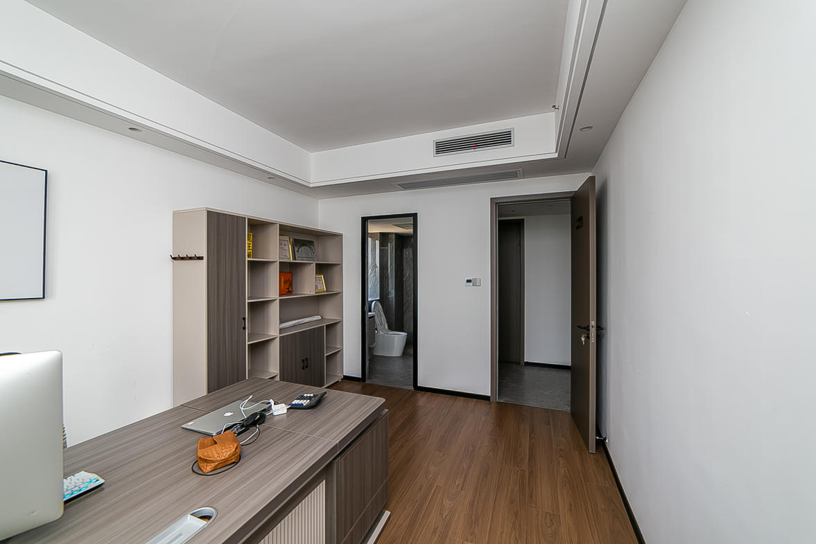 湘江颂 5室2厅3卫 300.0万 湘江颂 5室2厅3卫 300.0万卧室