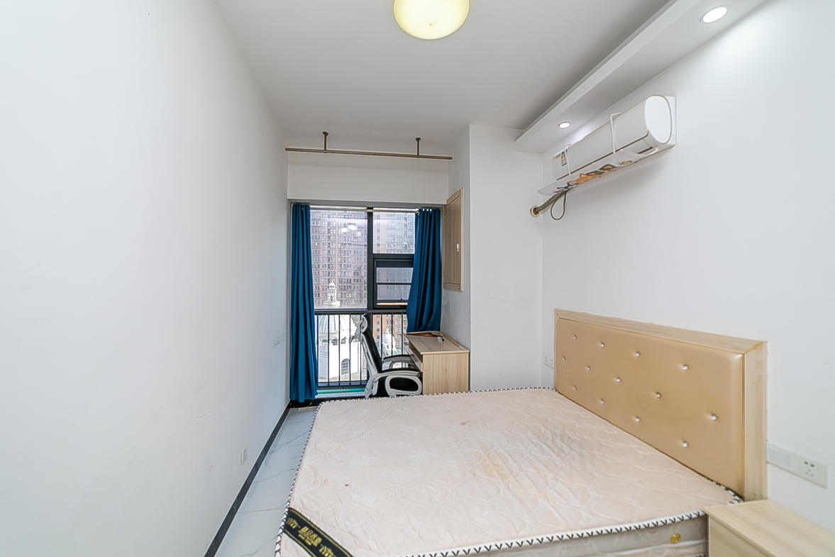 第六都（陆都小区）  1室1厅1卫    40.0万卧室