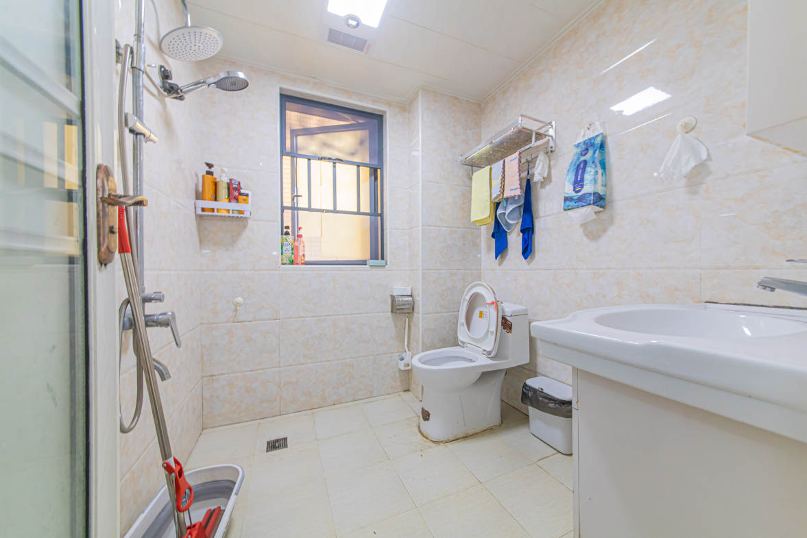 中建芙蓉嘉苑  2室2厅1卫    78.0万卫生间