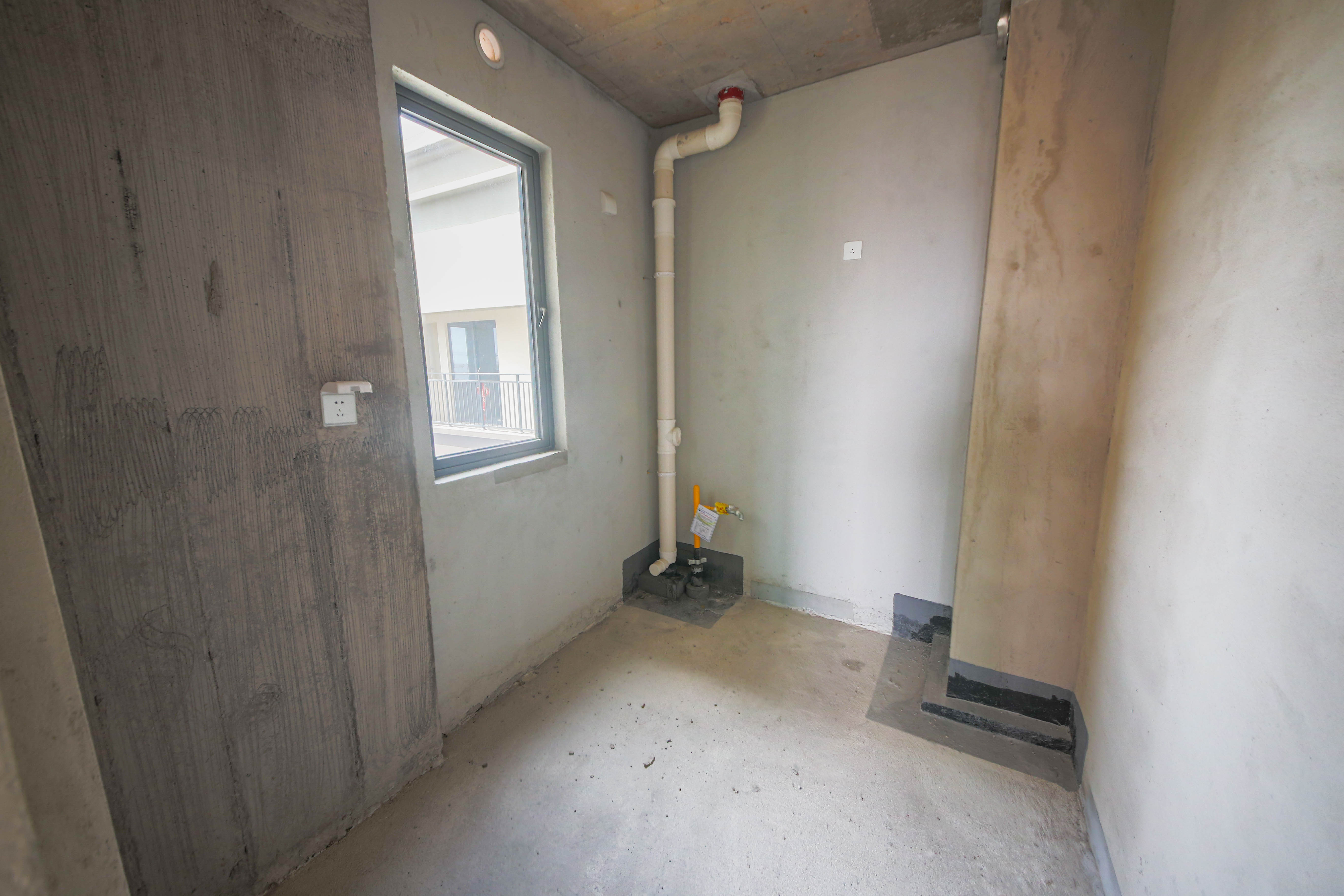 中建钰和城  3室2厅2卫   150.00万厨房